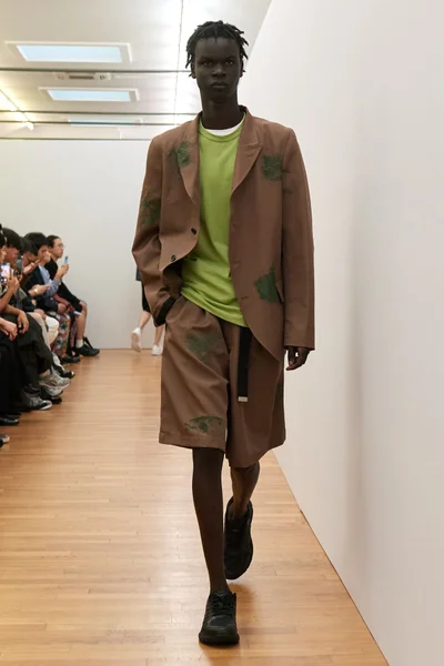 Look 24